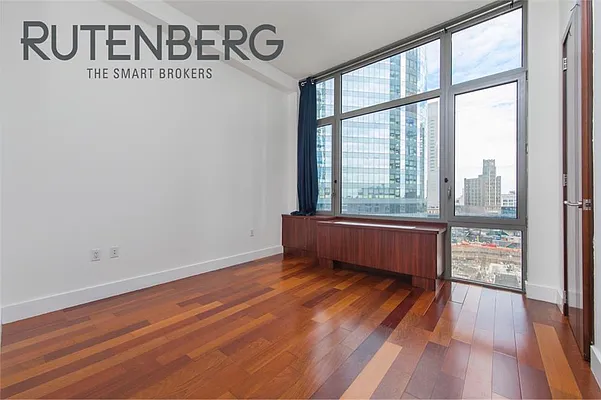 Rented by R New York | media 45