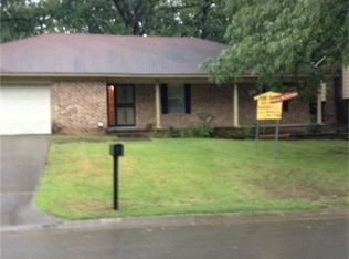 2809 Peach Tree Dr, Little Rock, AR 72211