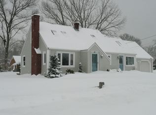 30 Primrose Dr, Warwick, RI 02818