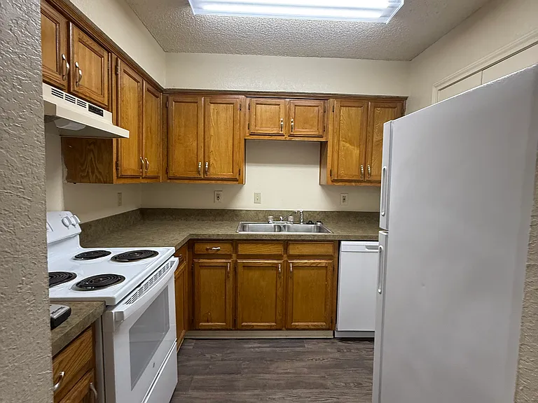 721 Avenue A #3 — Photo 5