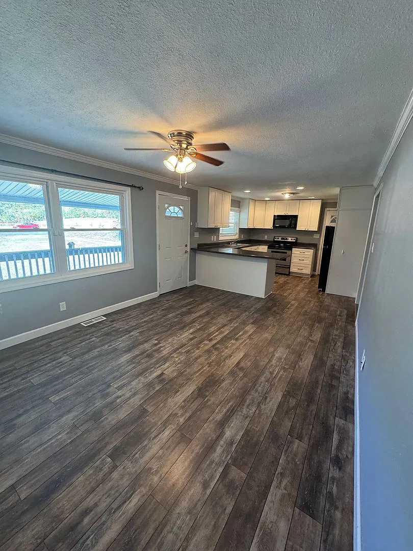 Maynardville 37807 - Beautiful Updated 2 Bedroom, 2 Bath Rancher Situated on Approximately 5 Acres! — Photo 4