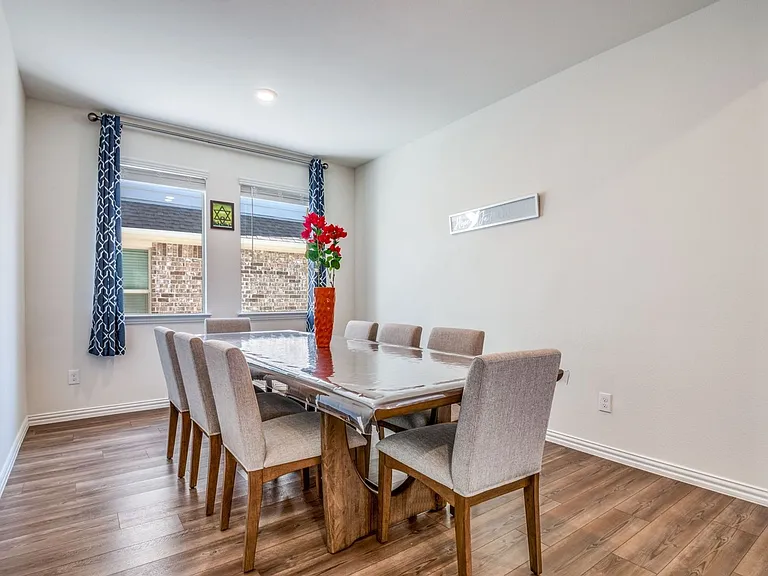844 Lauren Grove Ln — Photo 2