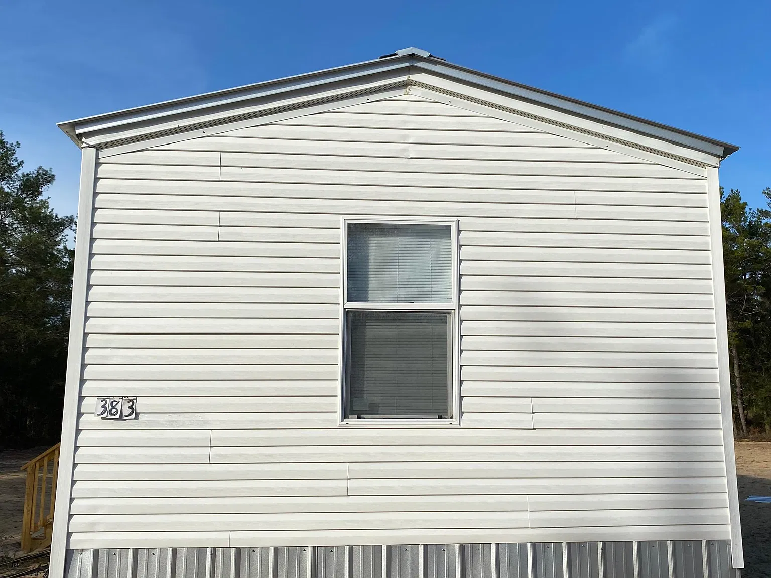 3 bed, 980 sqft, $1,200 — Photo 2