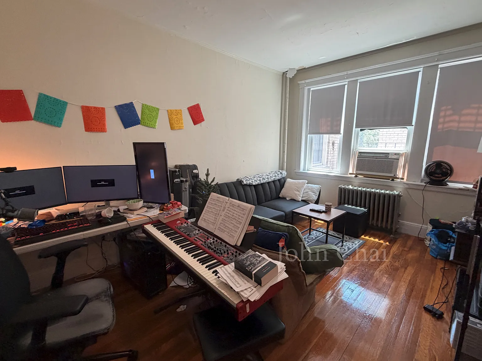 2 bed, 700 sqft, $2,375 — Photo 1