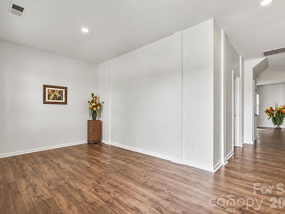 5th image of 223 Marathon Ln