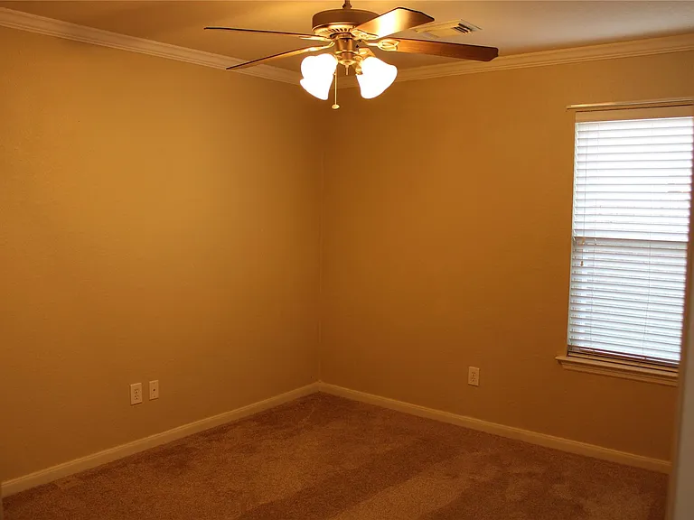 9527 Brackenton Crest Dr — Photo 13