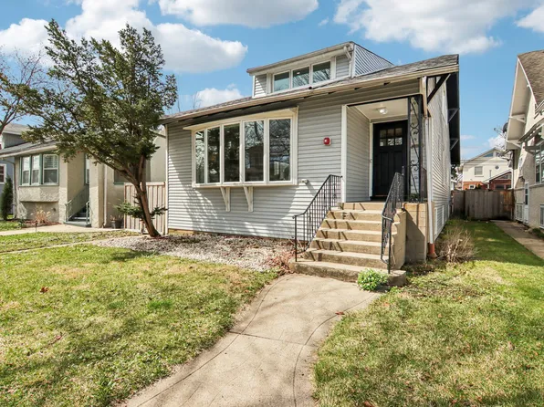 839 N Harvey Ave, Oak Park, IL 60302