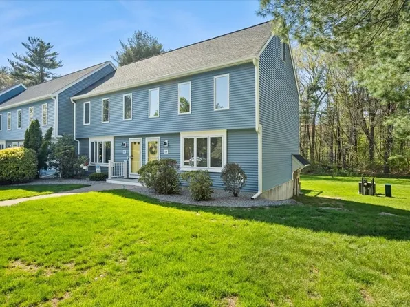 11 Village Way APT F, Norton, MA 02766