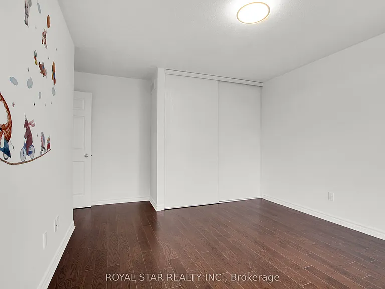 115 Tapestry Dr #1 — Photo 37