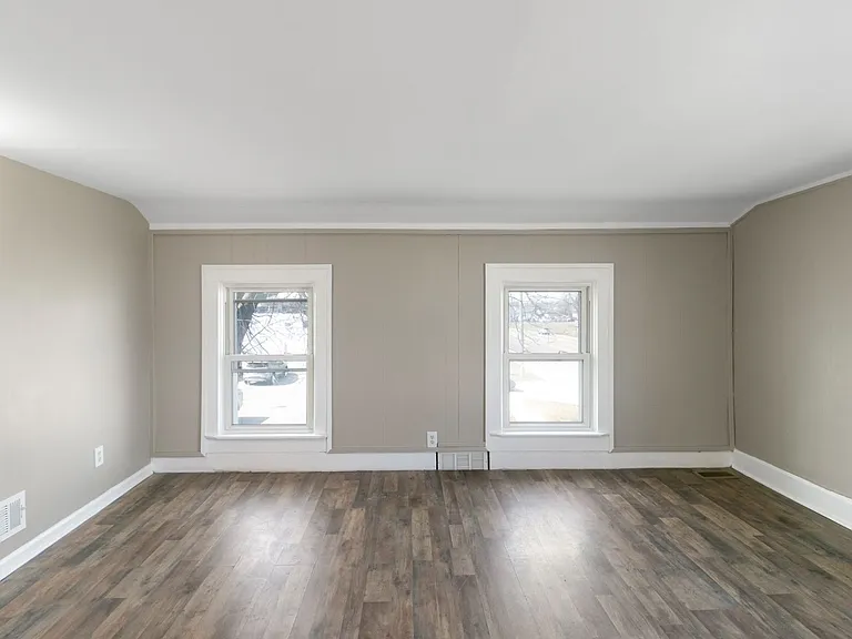 24311 Plymouth Rd — Photo 55