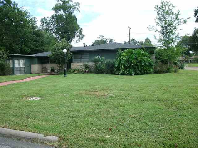 1st image of 4830 Bristol Dr
