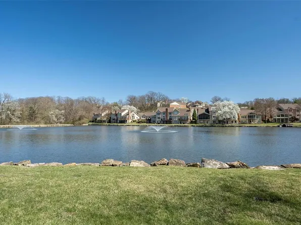 1444 Timberlake Manor Pkwy, Chesterfield, MO 63017