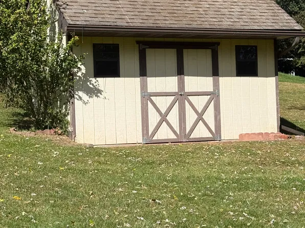 709 Drayton Rd, Aston, PA 19014