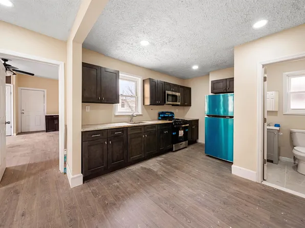 378 Avenue C image 7 of 22