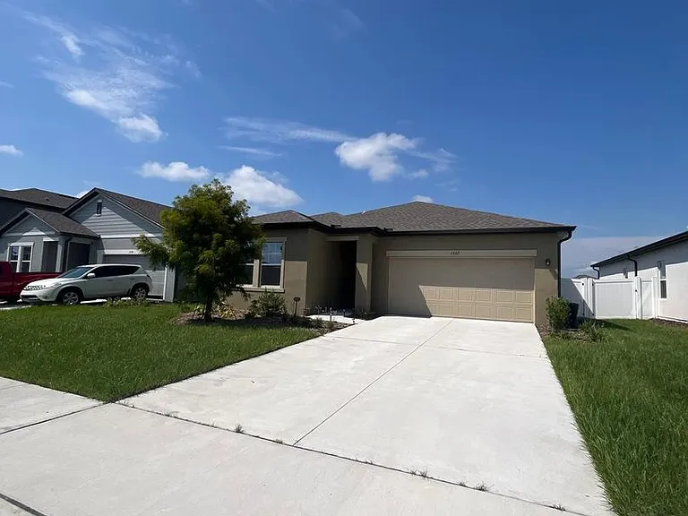 1332 Dalkeith Cv — Photo 2