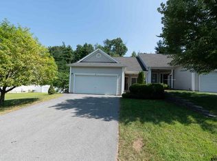 14 Rockrose Dr, East Greenbush, NY 12061
