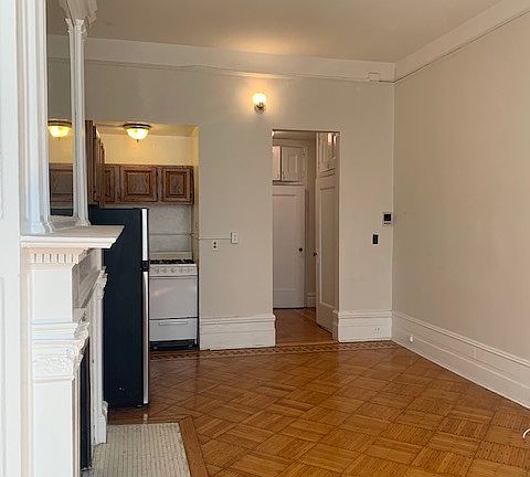 2nd image of 168 W 77th St #1D