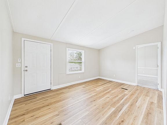 3rd image of 1030 Church St NE