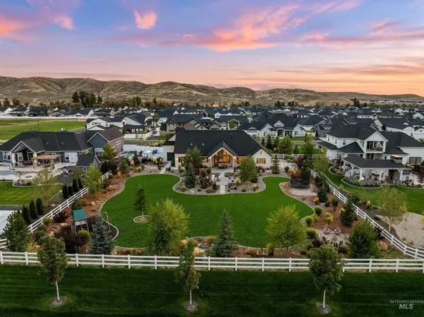 7940 W Mirror Pond Dr, Boise, ID 83714