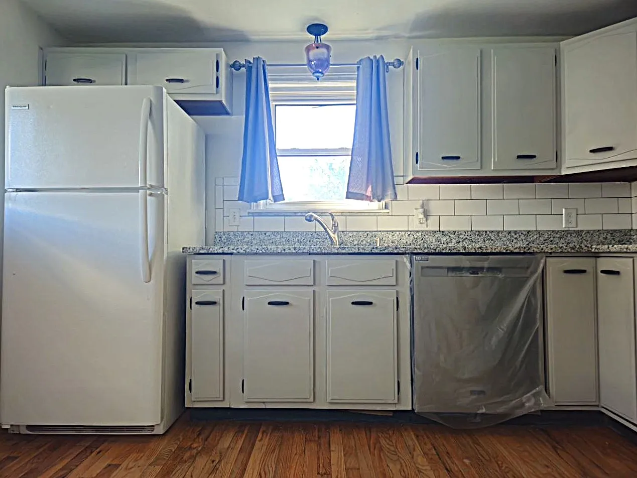 2 bed, 930 sqft, $2,100 — Photo 4