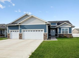 1020 Spruce St, Waukee, IA 50263