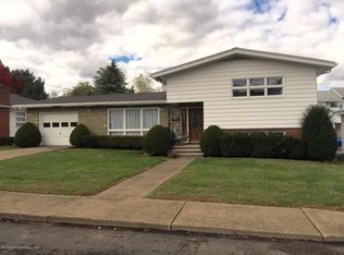 104 Clarkson Ave, Jessup, PA 18434