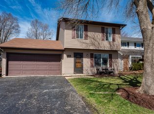 1145 Needham Rd, Naperville, IL 60563