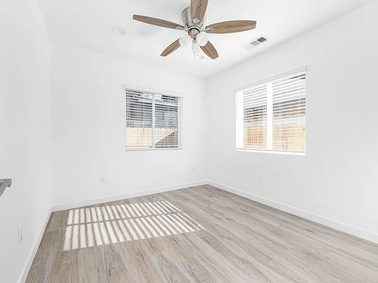 837 W 3rd Ave — Photo 7