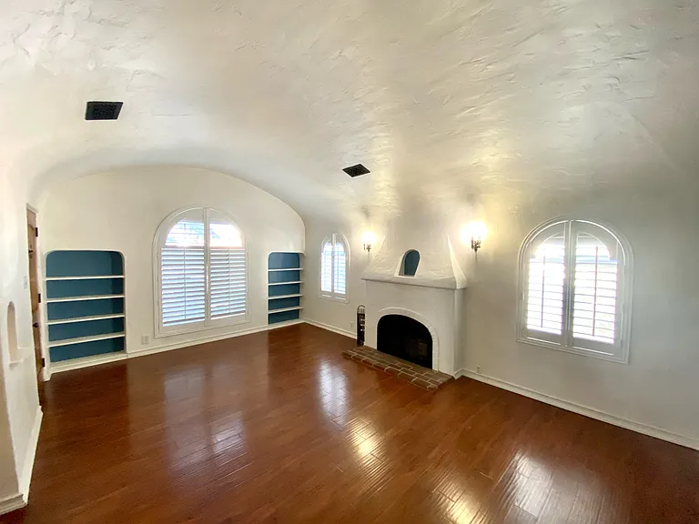11319 Martha St — Photo 4