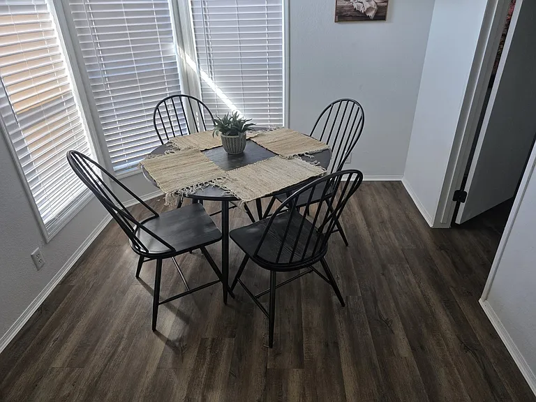 1302 N Alameda Rd — Photo 8