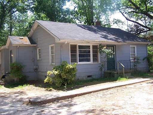 3rd image of 1033 Lakeview Dr
