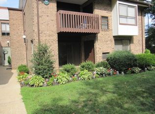 208 Raintree Ln, Malvern, PA 19355