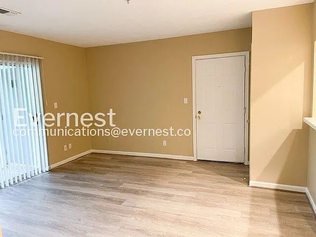 20283 Beechwood Ter #201 — Photo 9