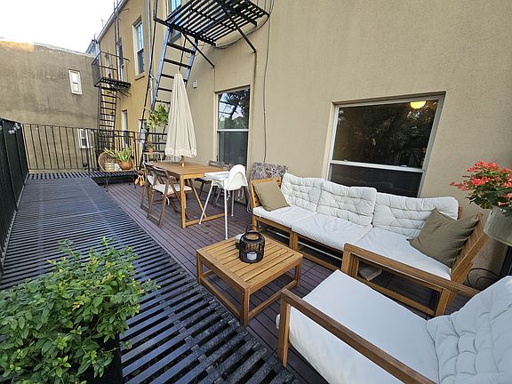 2nd image of 33 Douglass St #2