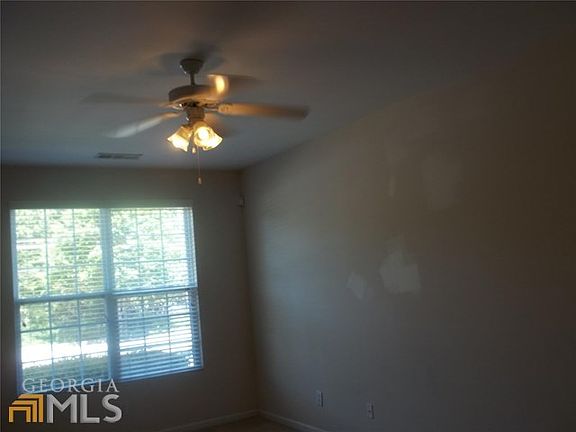 5th image of 975 Astor Ave