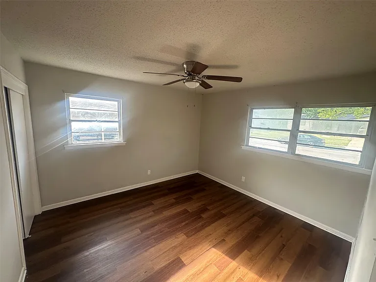 2908 Binyon St — Photo 8