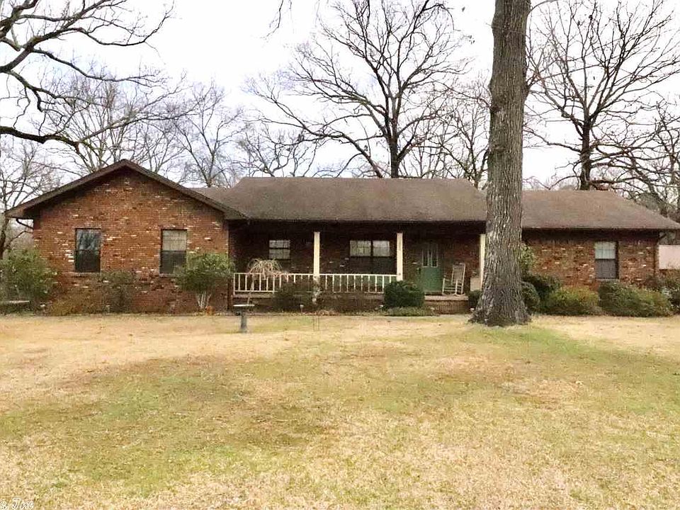 1st image of 233 Country Oaks Ln
