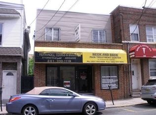 412 36th St, Union City, NJ 07087