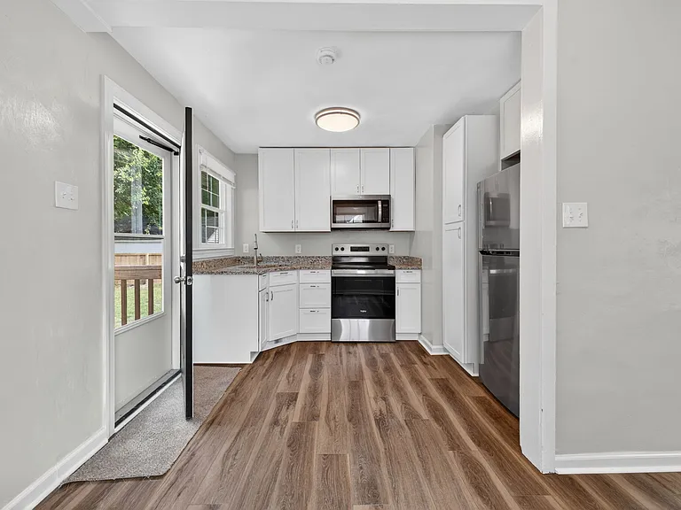 816 Martin Ave — Photo 8