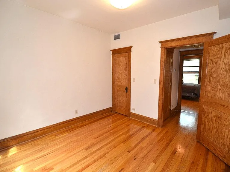 3606-08 N Bosworth Ave — Photo 6