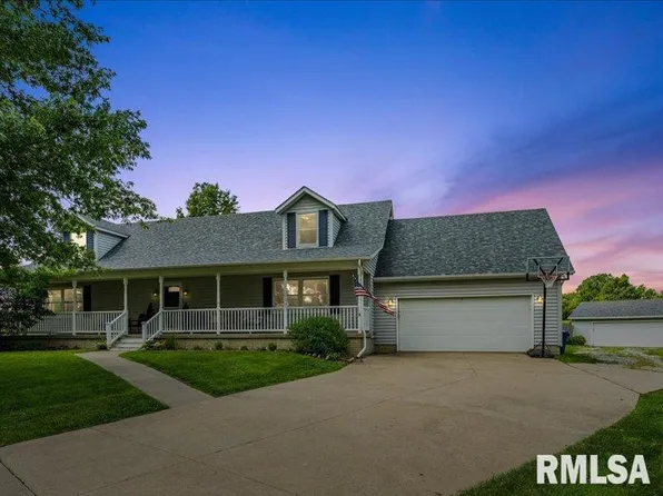 2710 Daniels Ct, Eldridge, IA 52748