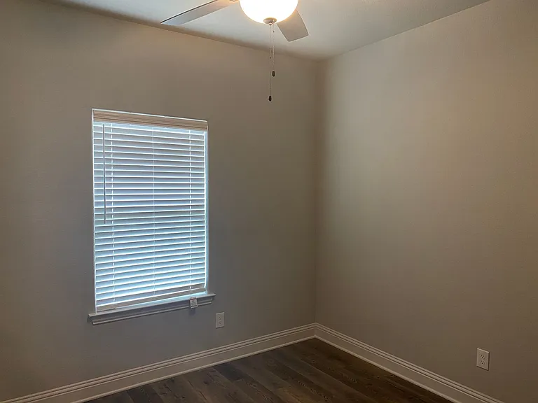 2805 Tulip Dr — Photo 6