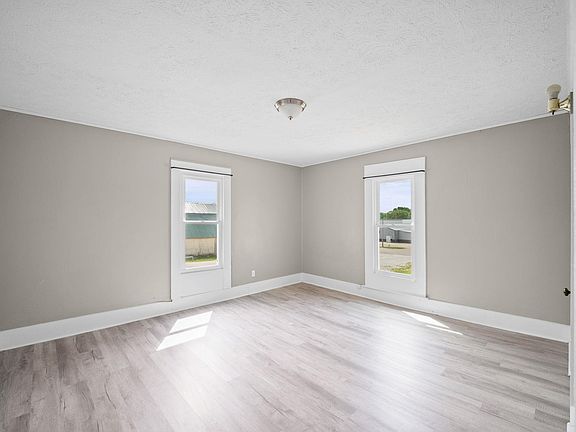 5th image of 128 N Perry St