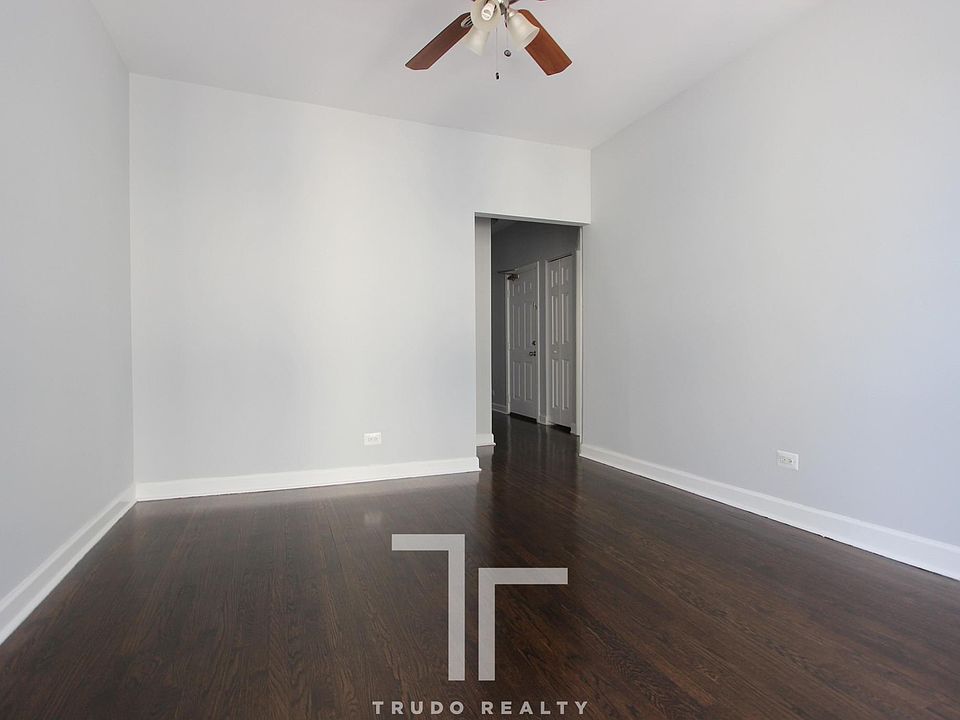 1st image of 3633 W Dickens Ave