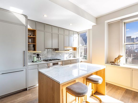 3rd image of 220 Madison Ave APT 14H