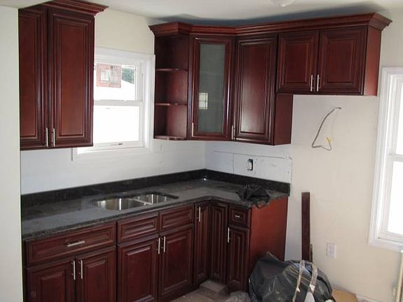 4th image of 9232 213th St