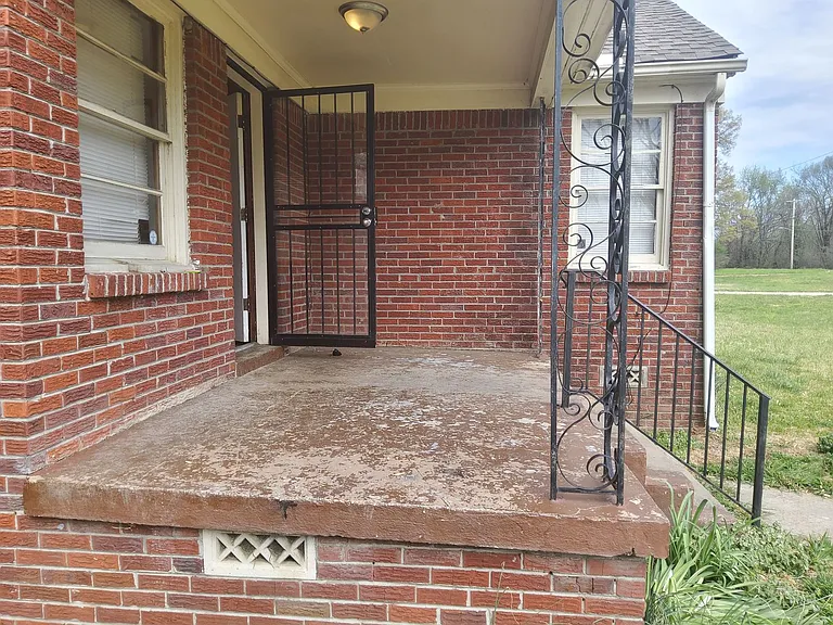2714 James Rd — Photo 9