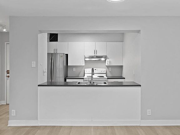 3rd image of 9521 Cardston Ct #403