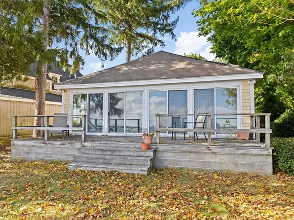 37 Landing Rd, Duxbury, MA 02332