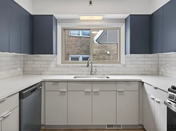 2467 Warrensville Center Rd, University Heights, OH